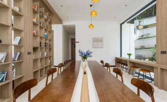 Enshi Jiujiu Homestay (Grand Canyon Tourist Center Store)