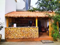 Chaoge Youth Hostel (Dali Ancient Town South Gate)