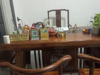Ruidong Homestay Hotel di Weihui