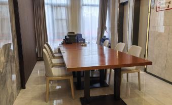 Qingmo Hotel (Wuhan Hankou Railway Station Changgang Road Subway Station Branch)
