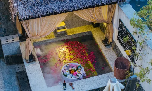 Big House Hot Spring Courtyard Hotel