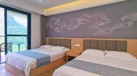 Returning Mountain Residence Hotels near Tribe of the Three Gorges