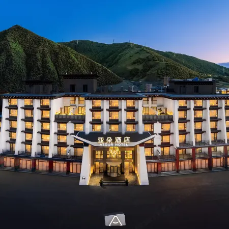 Atour Hotel on National Highway 318 in Xinduqiao, Kangding