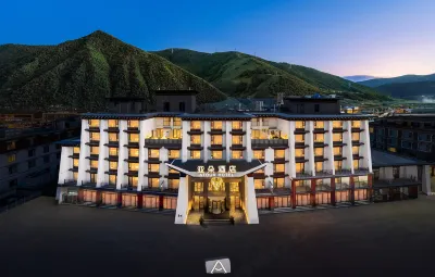 Atour Hotel on National Highway 318 in Xinduqiao, Kangding Hotel di Kangding