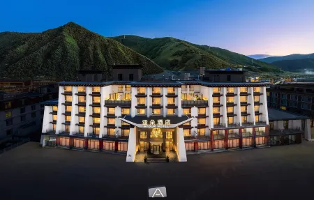 Atour Hotel on National Highway 318 in Xinduqiao, Kangding Отели рядом с достопримечательностью «Miles Corridor»