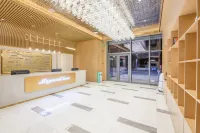 Magnotel Hotel (Deli Commercial Center Branch, Hejian Yinghua School) - parking