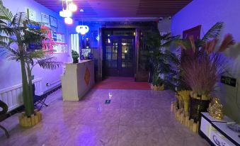Harbin Hongtao Baishun Hotel