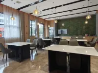 โรงแรมนานาชาติฮวาเหอ - พร้อมอาหารเช้า