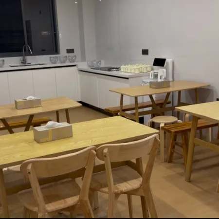 Miyou Smart Homestay (Xingyi Wanfenglin Airport South Railway Station)