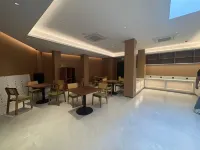 Yisu Hotel (Ningbo Beilun Bodi Yingxiu City Branch) - Mountain view