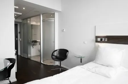 Wakeup Copenhagen - Bernstorffsgade Отели рядом с достопримечательностью «Carlsberg»