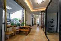 Taicang Your Crown Trip Inn