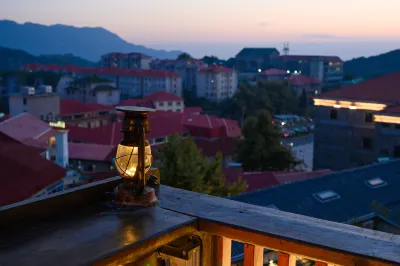 雲上·山紀民宿(廬山索道上站牯嶺街店) 廬山東林大峽谷附近的飯店