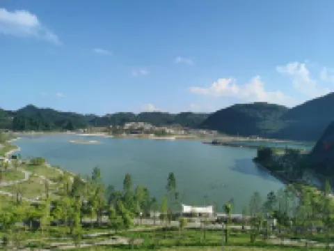Fengdu Lakeside Resort