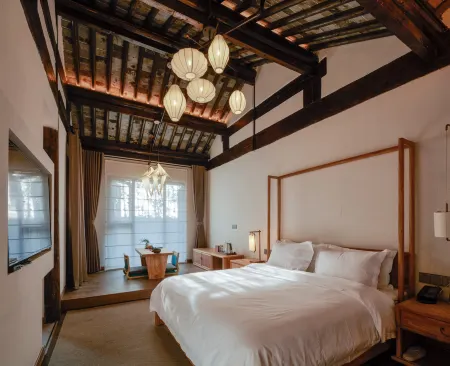 Uin Oriental Hotel Отели рядом с достопримечательностью «HeZhenLiang Yu AoLinPiKe ChenLieGuan»