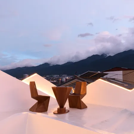 Qi'ao Lishang Wanglai Inn (Dali Ancient Town Branch)