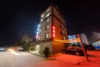 Yuxi Hutongli Hotel (Nie'er Music Square) - Airport Shuttle
