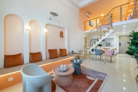 Guangzhou Slide Paradise Theme Homestay (Hanxi Changlong Subway Station)