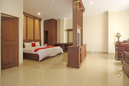 RedDoorz Premium Near Solo Grand Mall