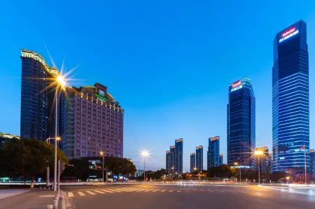 Holiday Inn Express Suzhou Changjiang Отели рядом с достопримечательностью «Shoutaohu Sceneic Area»
