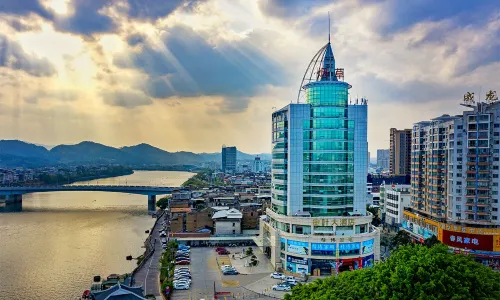 Golden Leaf Hotel