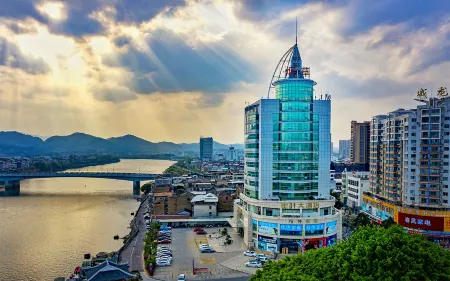 Golden Leaf Hotel Отели в г. Шанхан