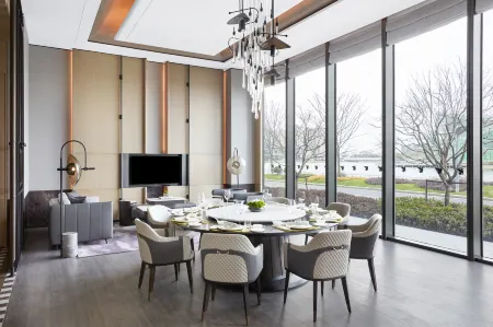 JW Marriott Shanghai Fengxian Отели рядом с достопримечательностью «Shanghai Business School (Fengpu Campus)»