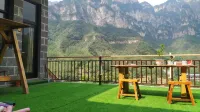 Hongxingge Hostel - วิวภูเขา