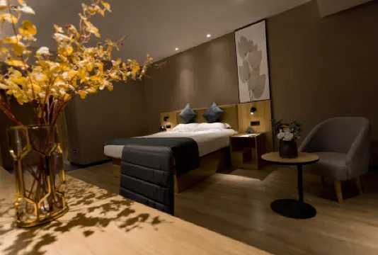 GreenTree (Changshu Fuchunjiang Road International Auto Parts City)