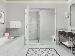 Waldorf Astoria Chicago