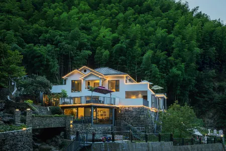 Anji Qingwei Wild Luxury Land Famliy Parent-child Holiday Homestay Отели рядом с достопримечательностью «Donglingcun»