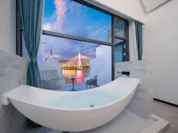 Chufan River View Hotel (Xishuangbanna Jinghong Gaozhuang Xishuangjing Star Night Market)