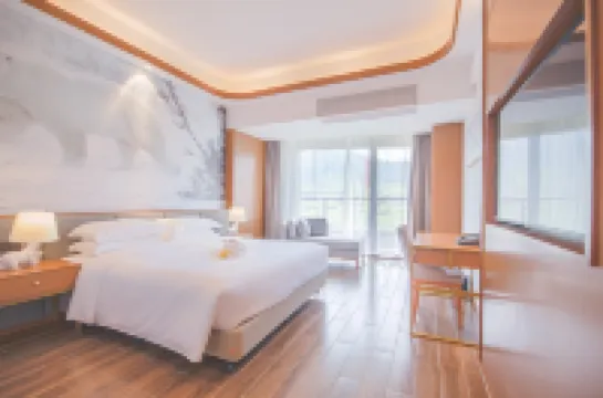 Longemont  Happy World Hotel