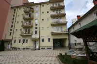 Lux Apartments Hoteles en Pristina