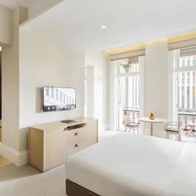 كومو ذا تريجيري Hotels near محطة قطار بيرث