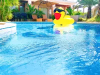 Millesson Park Inn - Pools