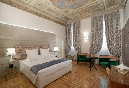 Hotel Number Nine Отели рядом с достопримечательностью «San Felice in Piazza»