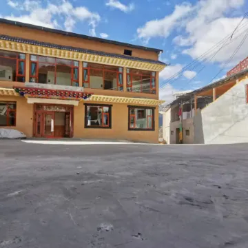 Diebu Xueyu Tianzhu Homestay (Zhagana Scenic Area)