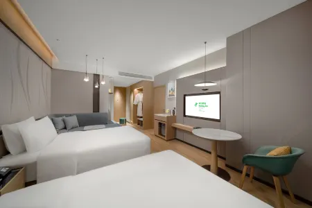 Holiday Inn Luzhou Longjian (Luzhou High Speed Railway Station)