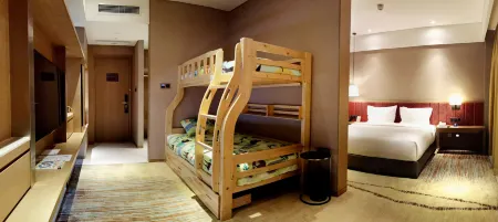 Holiday Inn Express Chengdu Wenjiang Hotspring Отели рядом с достопримечательностью «Liucheng Residential District Wansheng Community Activity Center»