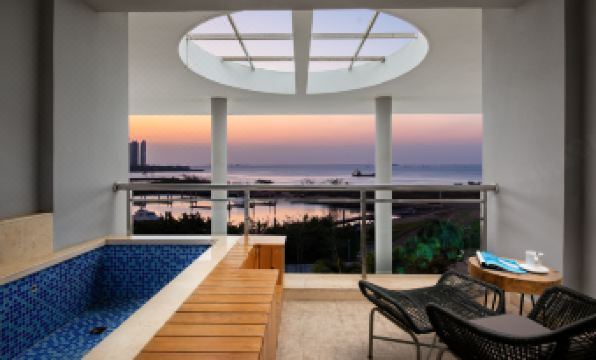 Real Madrid Yachts Holiday Hotel