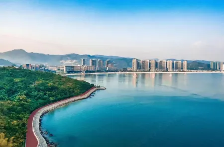 Dolphin Resort (Huizhou island resort) Отели рядом с достопримечательностью «Xiayong»