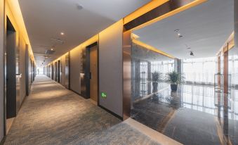 Atour Hotel, Baoyu Plaza, North Changjiang Road, Kunshan