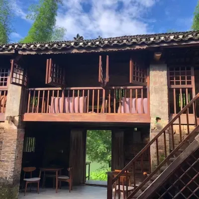 Monkey Janes cafe and Guesthouse Hotels near Guanyin Mountain