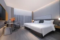 Wassim Hotel (Wuhan Tianhe Airport Aviation Headquarters Subway Station) Hotels near Baodaxiang Shopping for Kids (Wuhan Aolai Branch)
