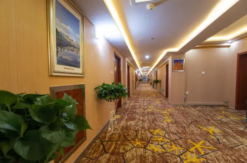 Ruoqiang holiday inn