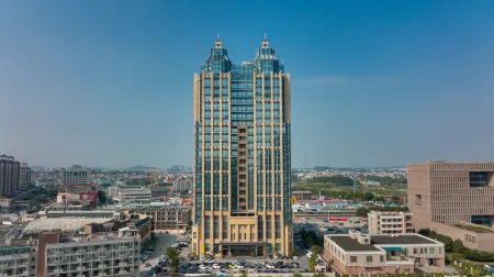 INFINITE SHINE HOTEL Отели рядом с достопримечательностью «Chenyong Park»