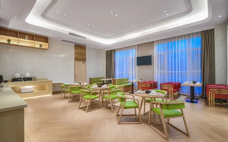 Vienna 3 Best Hotel (Xian County) Отели рядом с достопримечательностью «Больница Учжэнь»