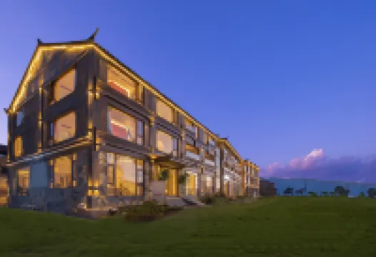 瀘沽湖雲朵·曼路全湖景度假酒店
