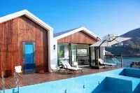 Xunzhao Vivian · Sunset Scenic Apartment - Rooftop Pools